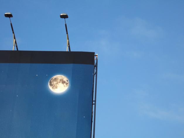 Reklama zewnętrzna rośnie w siłę. Tradycyjne billboardy coraz częściej zastępowane przez cyfrowe nośniki